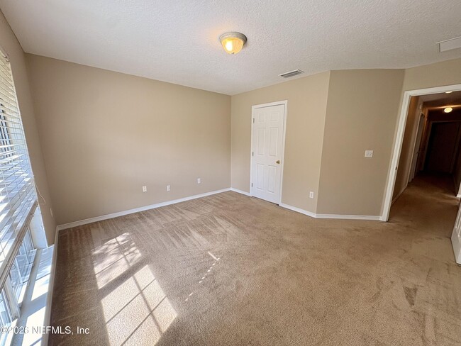 Building Photo - 15677 Moss Hollow Dr