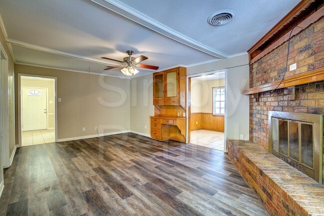 Building Photo - 6426 Chapman Dr