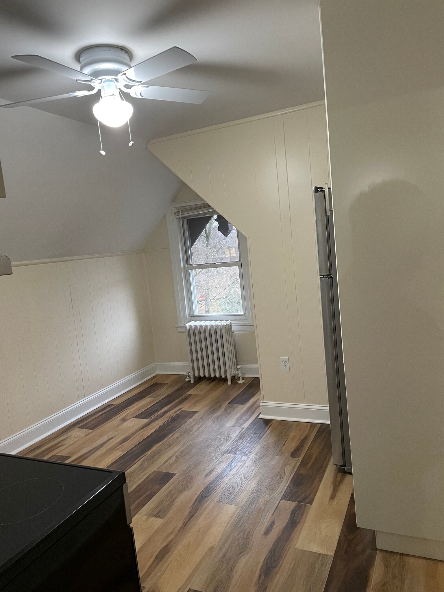 Kitchen eat-in area - 175 N Lansdowne Ave