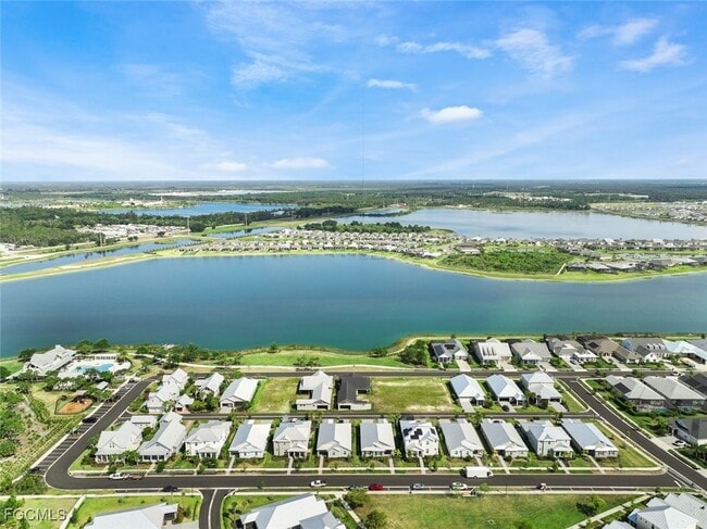 Building Photo - 42090 Lake Timber Dr