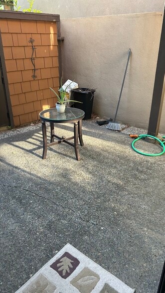 Patio - 871 Woodside Ln E