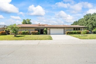 Building Photo - Charming 3 Bedroom2 Bath home in Sacramento, CA