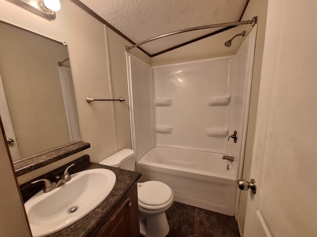 Building Photo - 1134 Kelly Dr