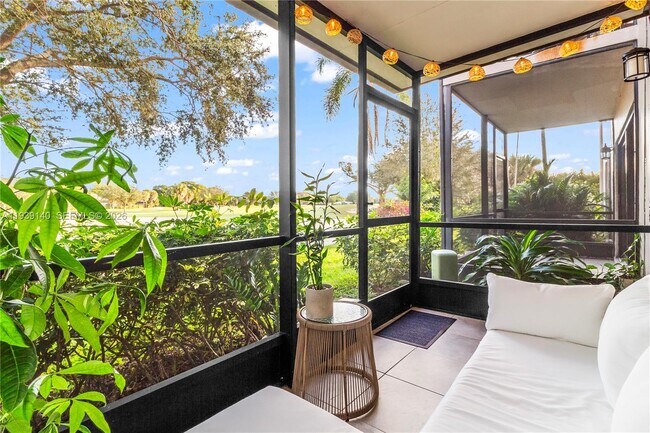 Building Photo - 9001 Jacaranda Ln