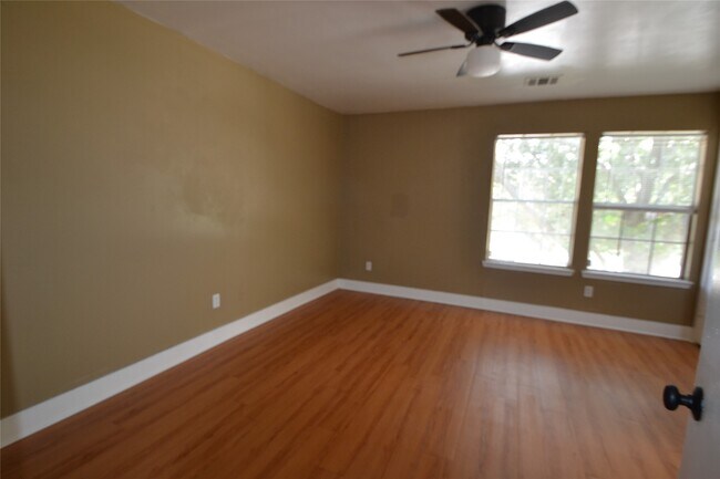 Building Photo - 3811 E Traditions Ct