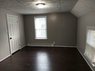 Building Photo - 225 Chapin St