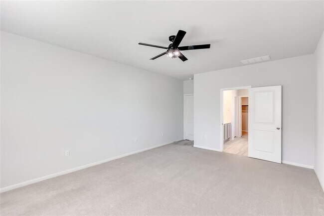 Building Photo - 6601 Avila Way