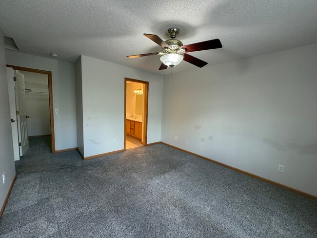 Building Photo - 17343 River Birch Ln S E