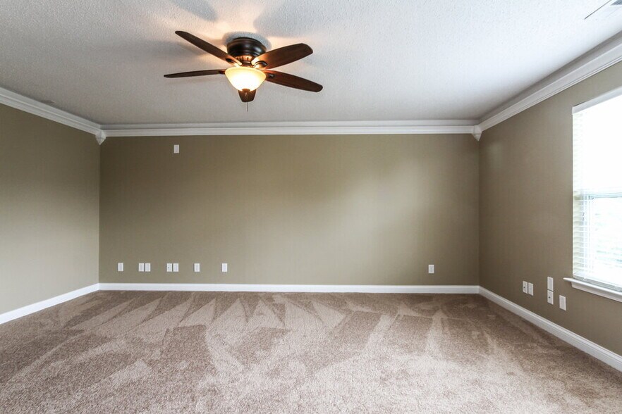 Building Photo - 13323 N Brick Chapel Dr