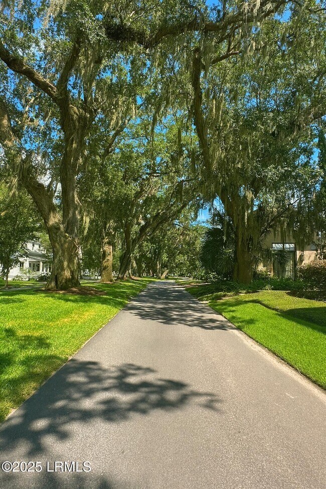 Building Photo - 23 Market