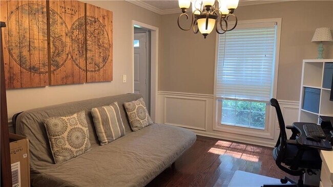 Building Photo - 4603 Villa Chase Dr NE