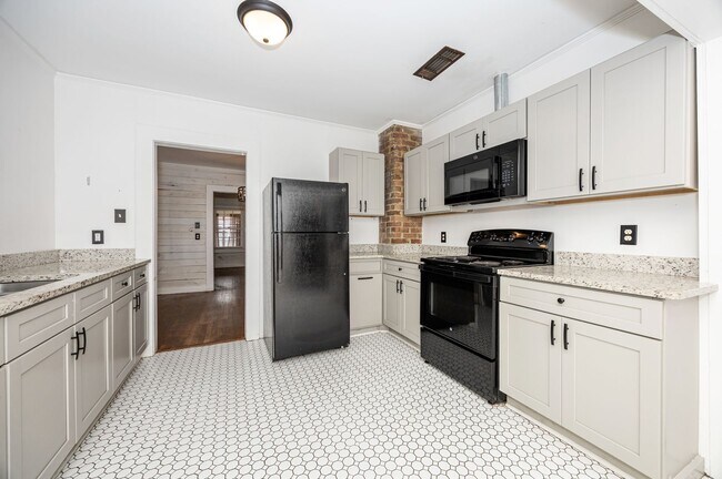 Building Photo - Cute 2 Bed 1 Bath in Pascagoula