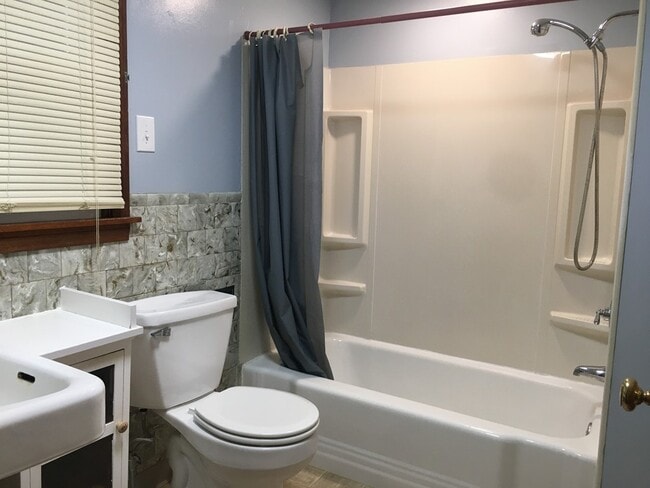 Building Photo - 278 E Main St