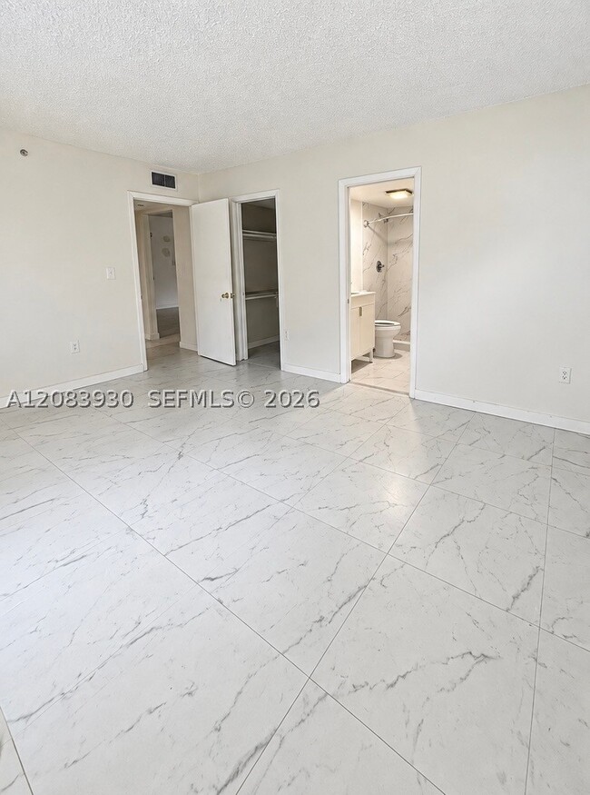Building Photo - 8760 SW 133rd Ave