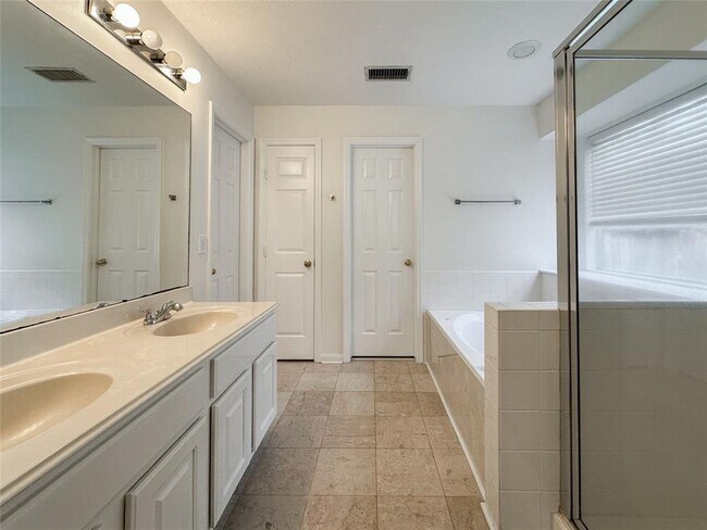 Building Photo - 311 N Rush Haven Cir