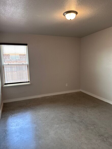 Building Photo - 1239 Liberation Ln