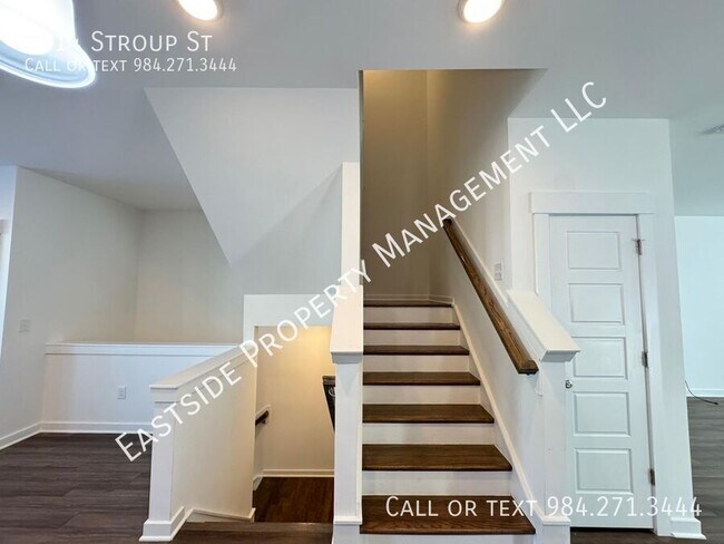 Building Photo - 1814 Stroup St