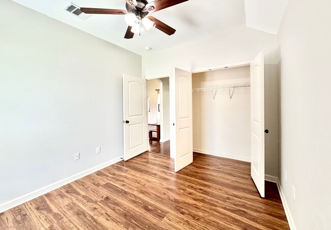 Building Photo - Move-In Ready 3 Bed, 2 Bath Home in Prairi...