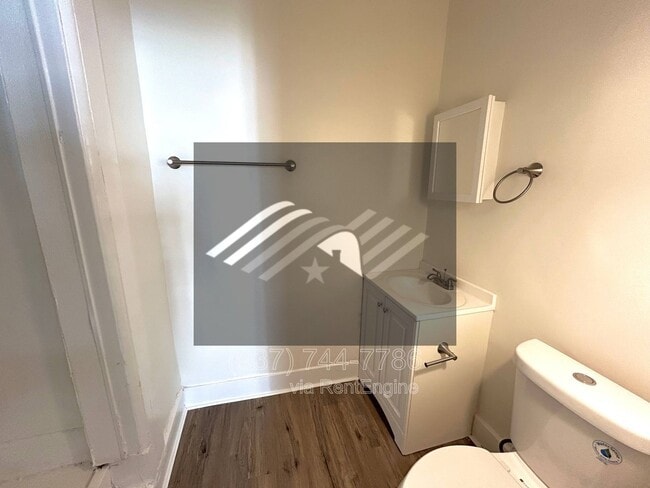 Building Photo - 807 W Ash St