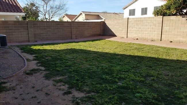 Building Photo - 12214 N 41st Dr