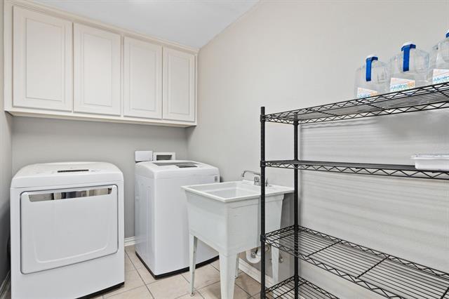 Building Photo - 5997 Sandhill Cir