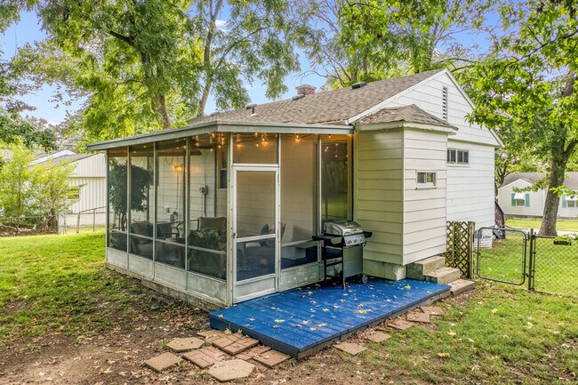 Building Photo - 4945 N Euclid Ave