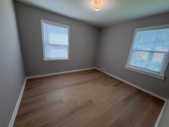 Building Photo - 3732 N 36th Ave