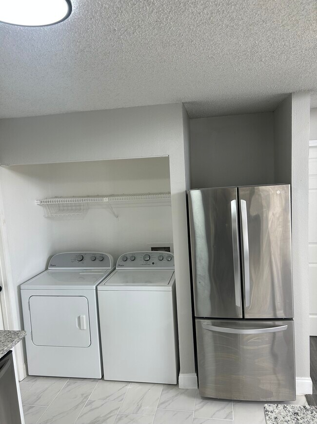 Building Photo - 12219 Armenia Gables Cir