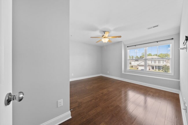 Building Photo - 1008 Whispering Doe Dr