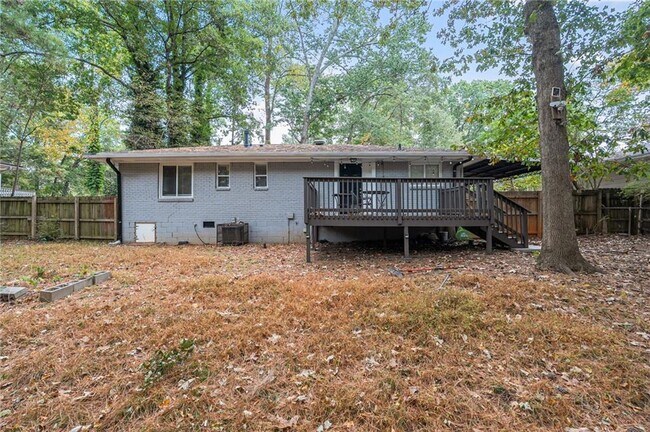 Building Photo - 1427 Dennis Dr