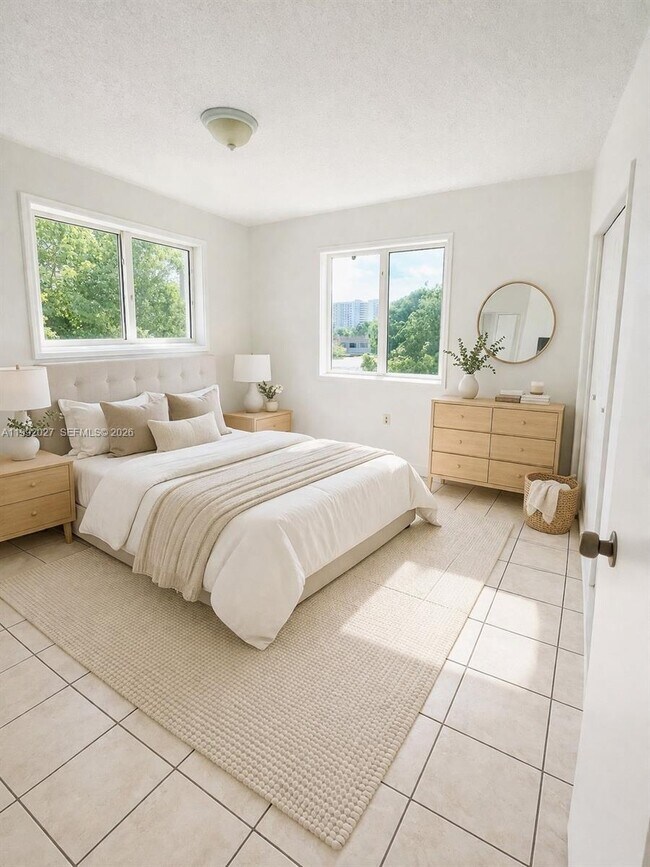 Building Photo - 2121 SW 4th St