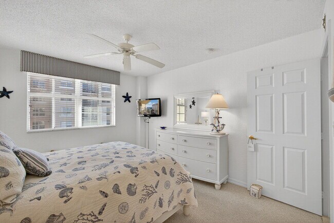 Building Photo - 1801 N Flagler Dr