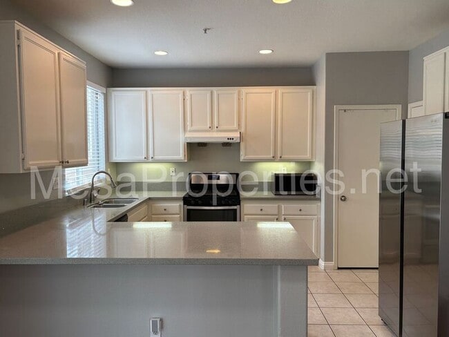Building Photo - 16740 Inverrary Way