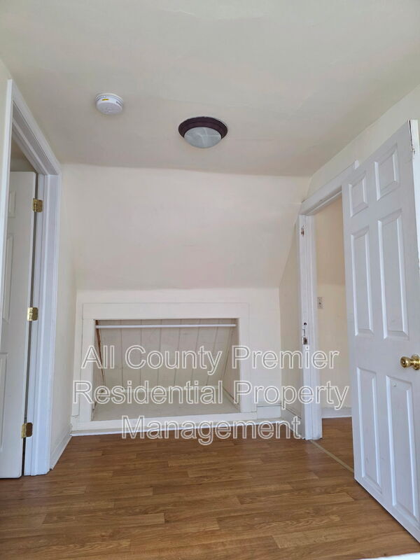 Building Photo - 4 Henshaw Ct