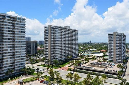 Building Photo - 1965 S Ocean Dr