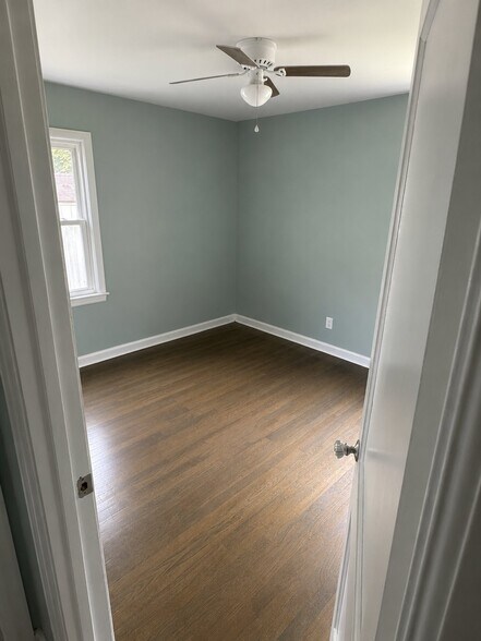 Building Photo - 1601 W Sheley Rd