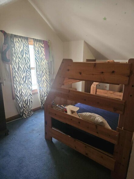 Bedroom #4 - 607 W Picnic St