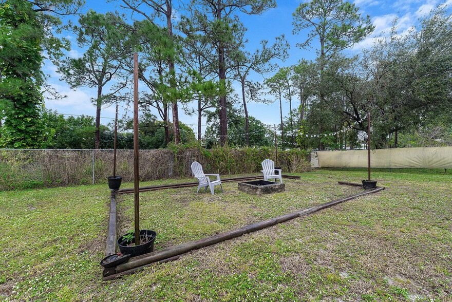 Building Photo - 181 SE Fallon Dr