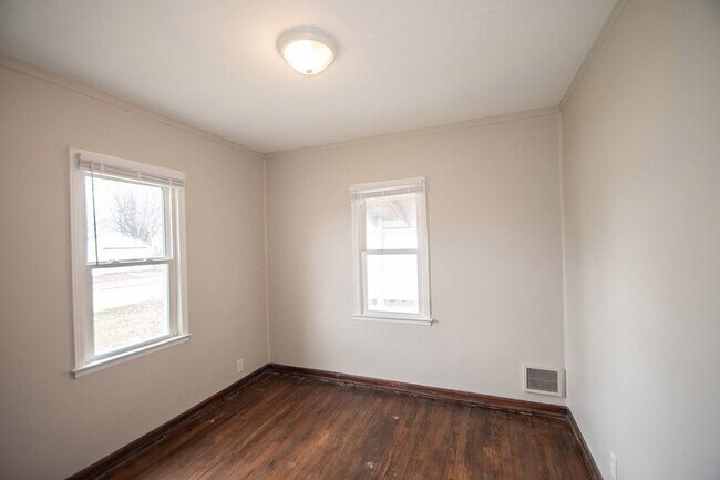 Building Photo - 3309 Mars Hill St
