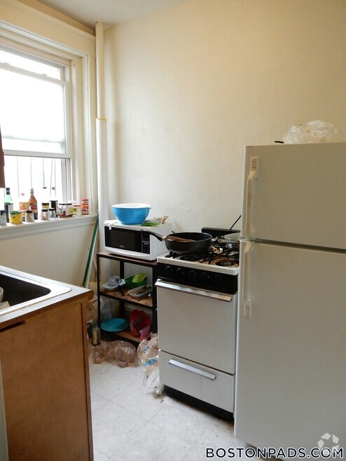 Building Photo - 1175 Boylston St