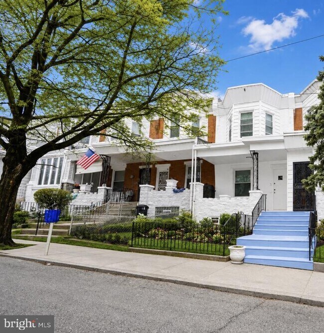 Building Photo - 5611 Stewart St