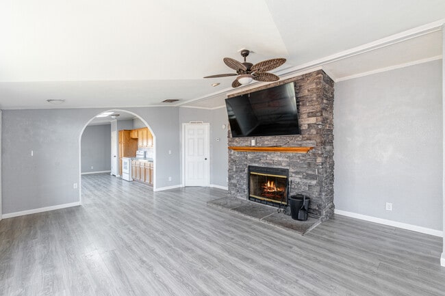 Building Photo - 20945 Via Duran Point