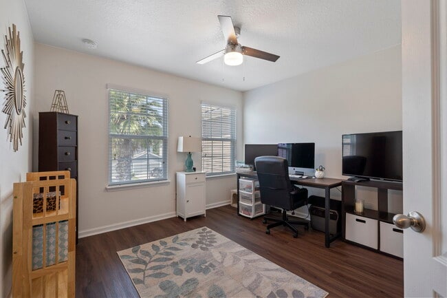 Building Photo - 143 Servia Dr