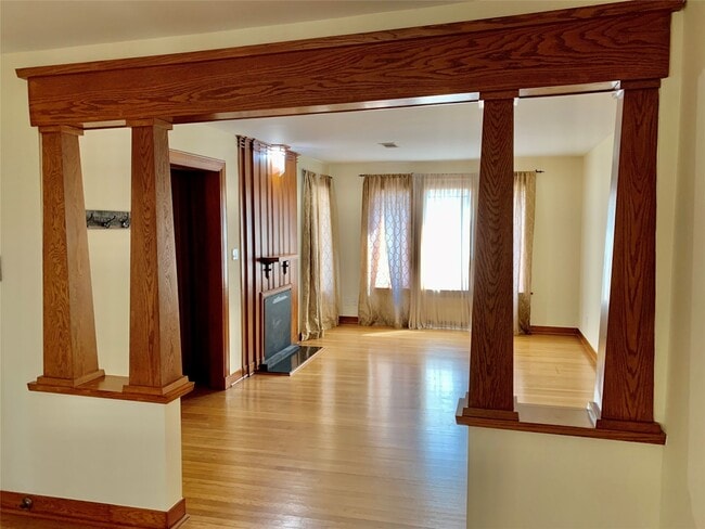 Building Photo - 1955 Portsmouth St