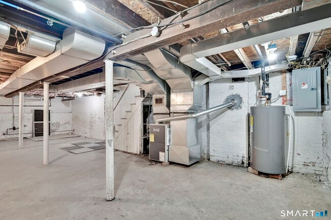 Building Photo - 42 Hartford Ave