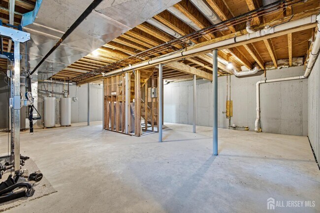 Building Photo - 33 Melbloum Ln