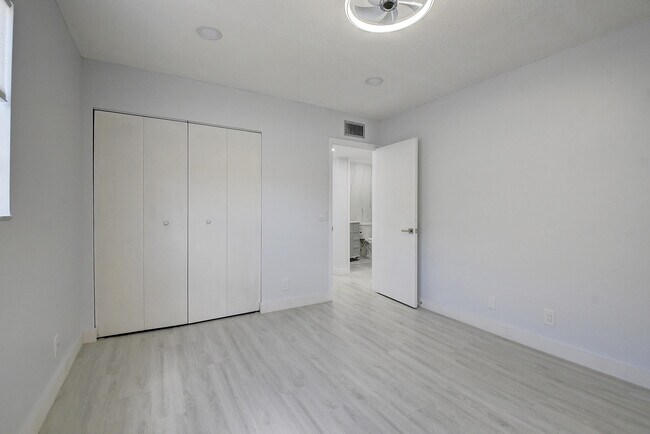 Building Photo - 318 Monaco Blvd