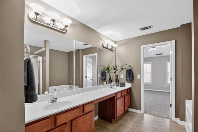 Building Photo - 1656 Granville Ct