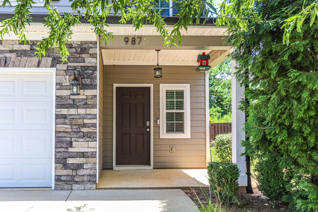 Building Photo - 987 Glenhaven Dr
