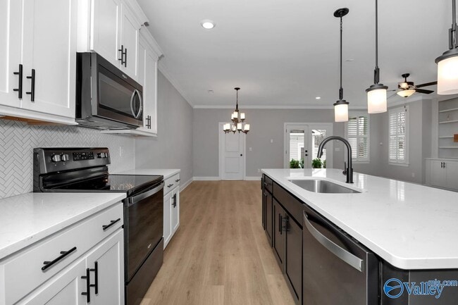 Building Photo - 119 Bienville St